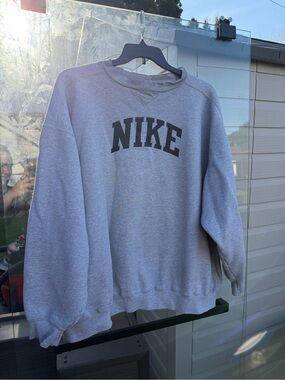 Vintage 90s Nike Men’s Grey Crewneck Sweatshirt